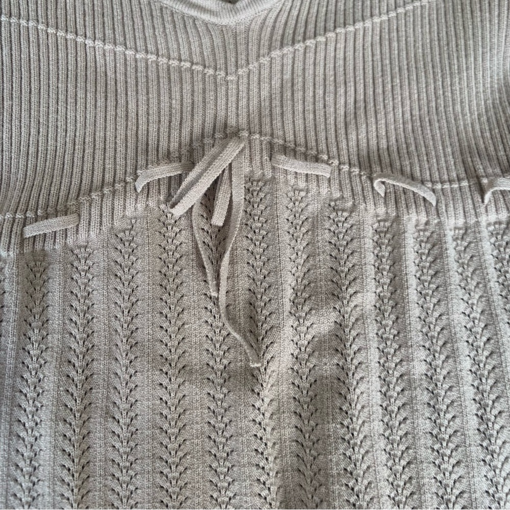 Wilfred Aritzia Soloist Sweater Cream Sz Medium Knit - Picture 4 of 7